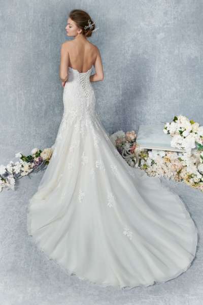 WEDDING DRESS